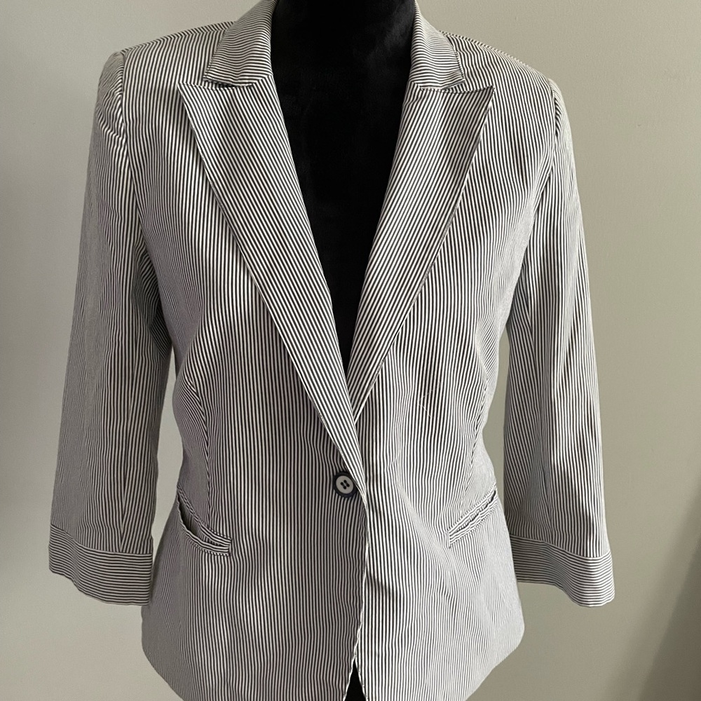Grace Black and White Blazer with Notched Lapels